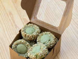 Caja de galletas sabor te matcha sin gluten aretesanales envio a domcilio en barcelona